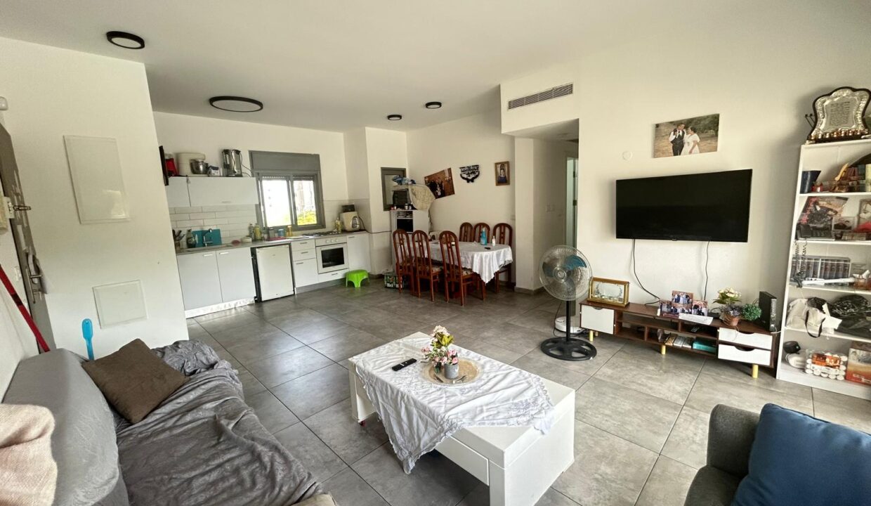 WhatsApp Image 2025-08-25 at 10.03.25 (1)