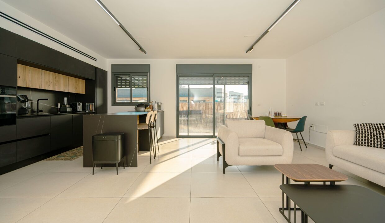 WhatsApp Image 2025-08-27 at 11.30.28