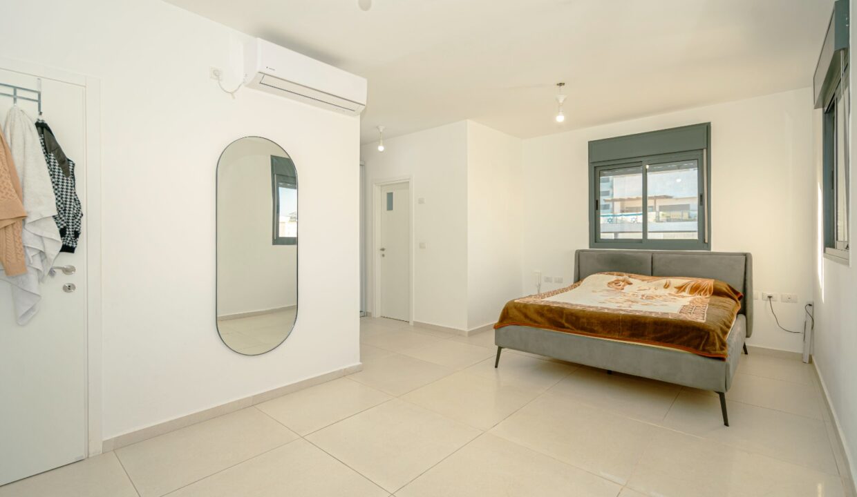 WhatsApp Image 2025-08-27 at 11.30.30 (1)