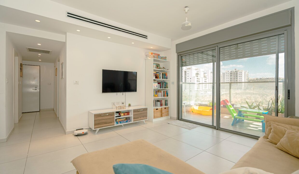 WhatsApp Image 2025-09-04 at 10.06.05 (1)