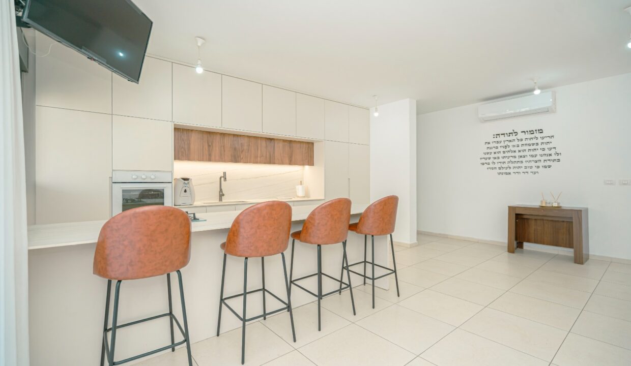 WhatsApp Image 2025-09-04 at 10.36.15 (2)