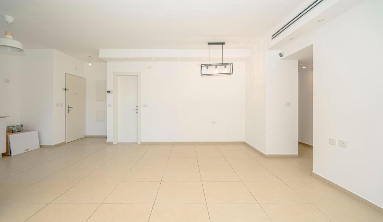 WhatsApp Image 2025-10-23 at 13.18.24