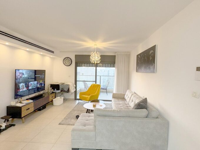 למכירה בחריש דירת 4 חדרים בשכונת אבני חן