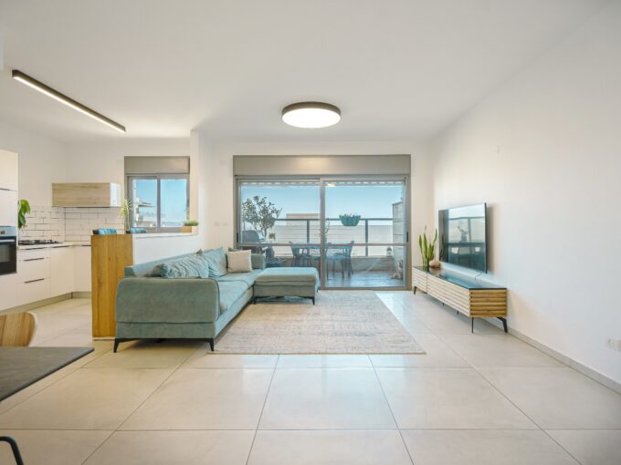 למכירה בחריש דירת 4 חדרים בשכונת הפרחים