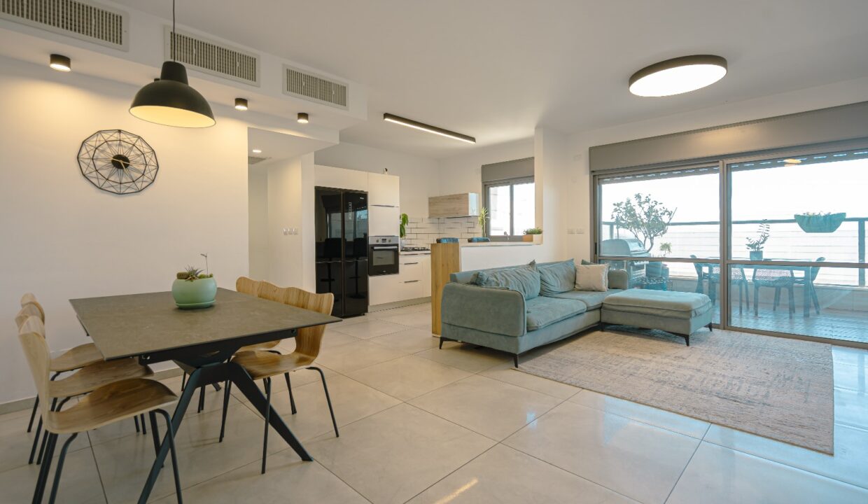 WhatsApp Image 2025-10-27 at 13.33.23 (1)