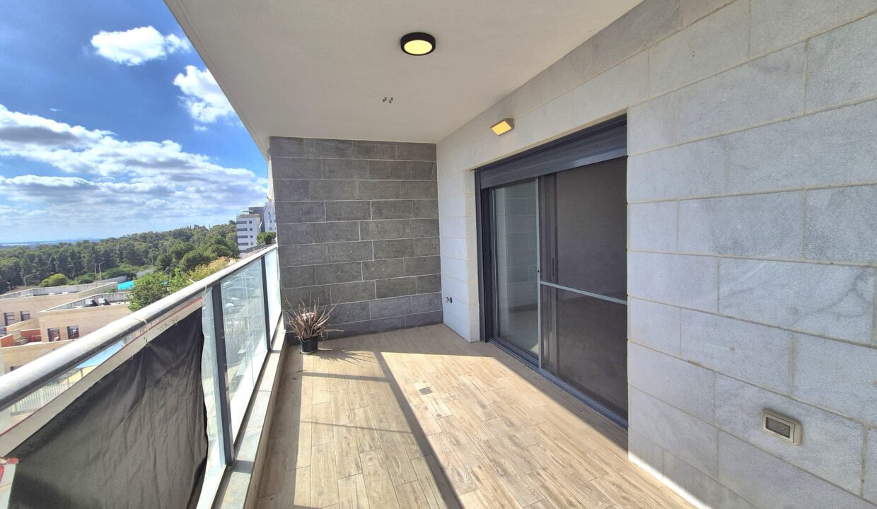 WhatsApp Image 2025-10-30 at 11.07.04 (1)