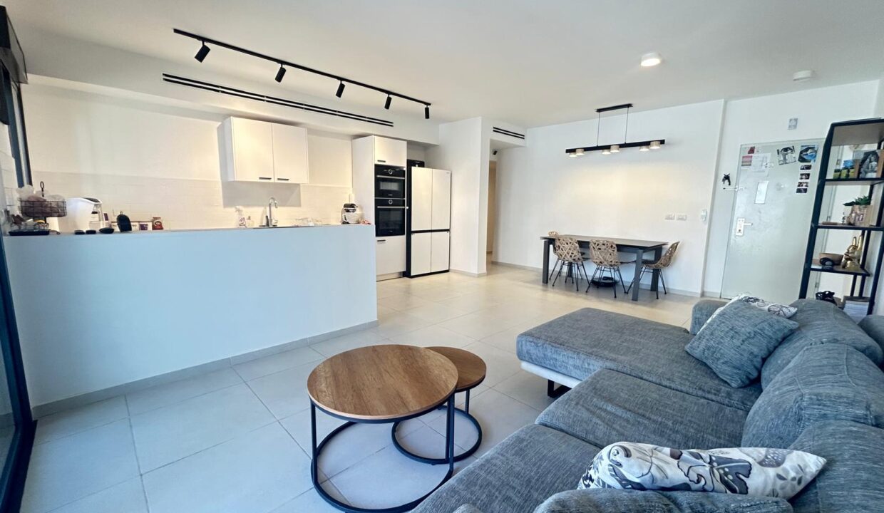 WhatsApp Image 2025-11-05 at 11.53.44