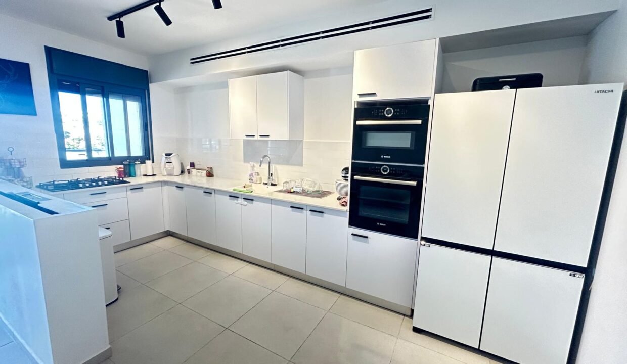 WhatsApp Image 2025-11-05 at 11.53.44 (2)