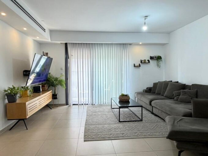 למכירה בחריש דירת 5 חדרים בשכונת מעו׳׳ף קבלן דונה