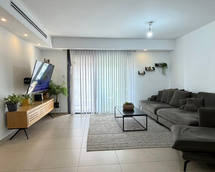 WhatsApp Image 2025-11-10 at 10.04.49