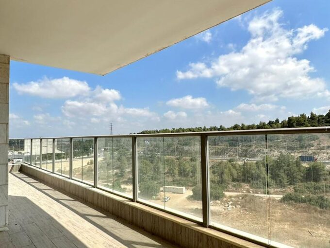 להשכרה בחריש דירת 4 חדרים בשכונת אבני חן