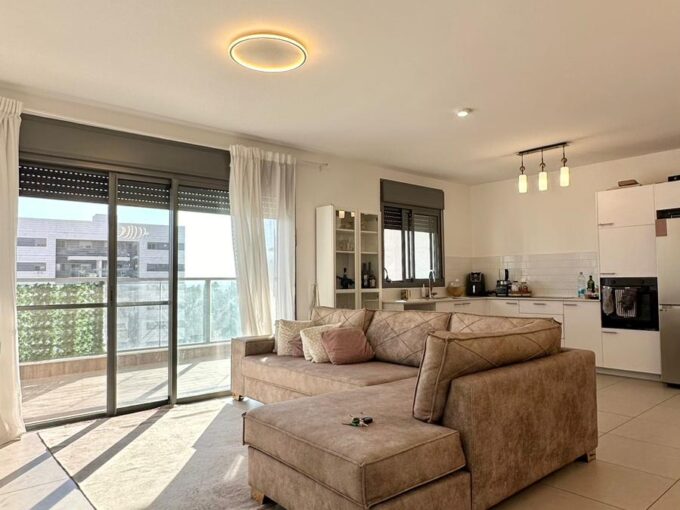 למכירה בחריש דירת 4 חדרים בשכונת הפרחים