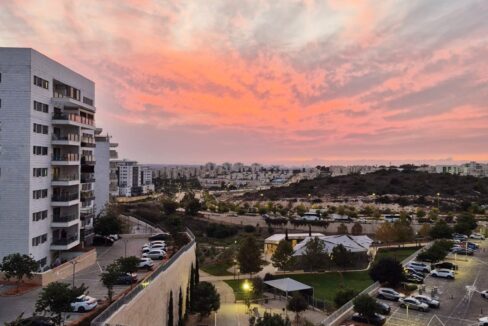 למכירה בחריש דירת 4 חדרים בשכונת הפרחים