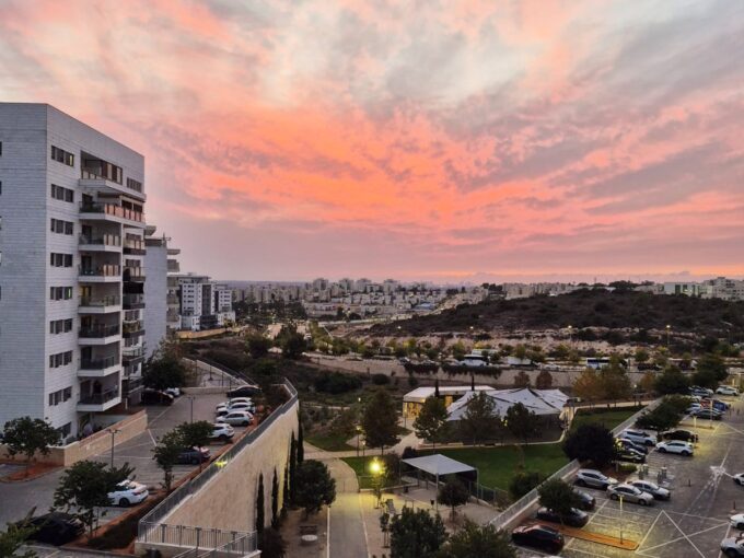 למכירה בחריש דירת 4 חדרים בשכונת הפרחים