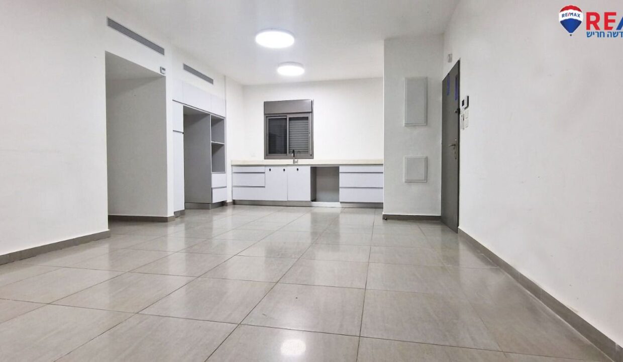 WhatsApp Image 2025-11-24 at 10.37.25