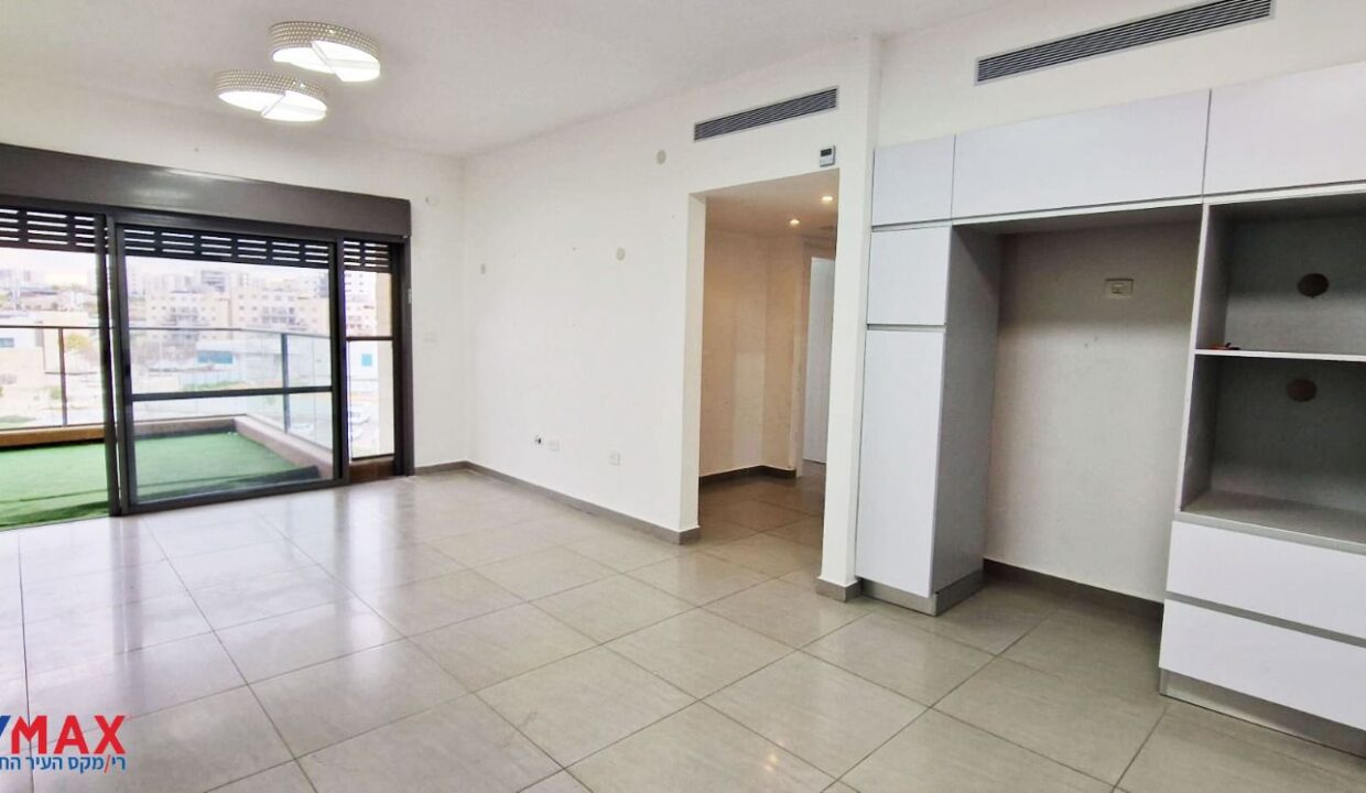 WhatsApp Image 2025-11-24 at 10.37.26 (1)