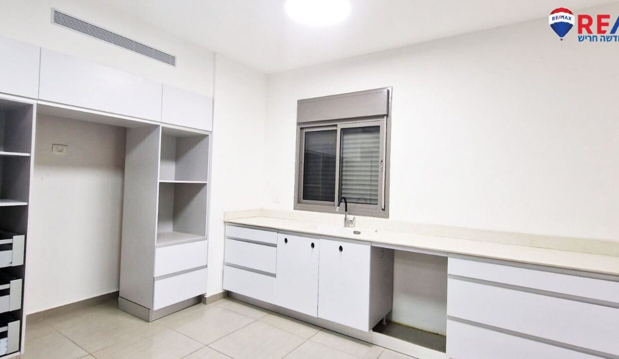 WhatsApp Image 2025-11-24 at 10.37.26 (3)