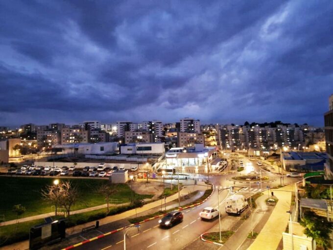 למכירה בחריש דירת 5 חדרים בשכונת אבני חן