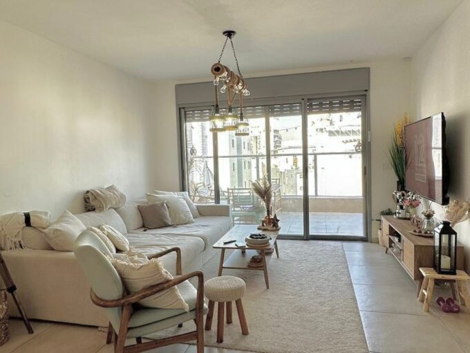 למכירה בחריש דירת 5 חדרים בשכונת בצוותא