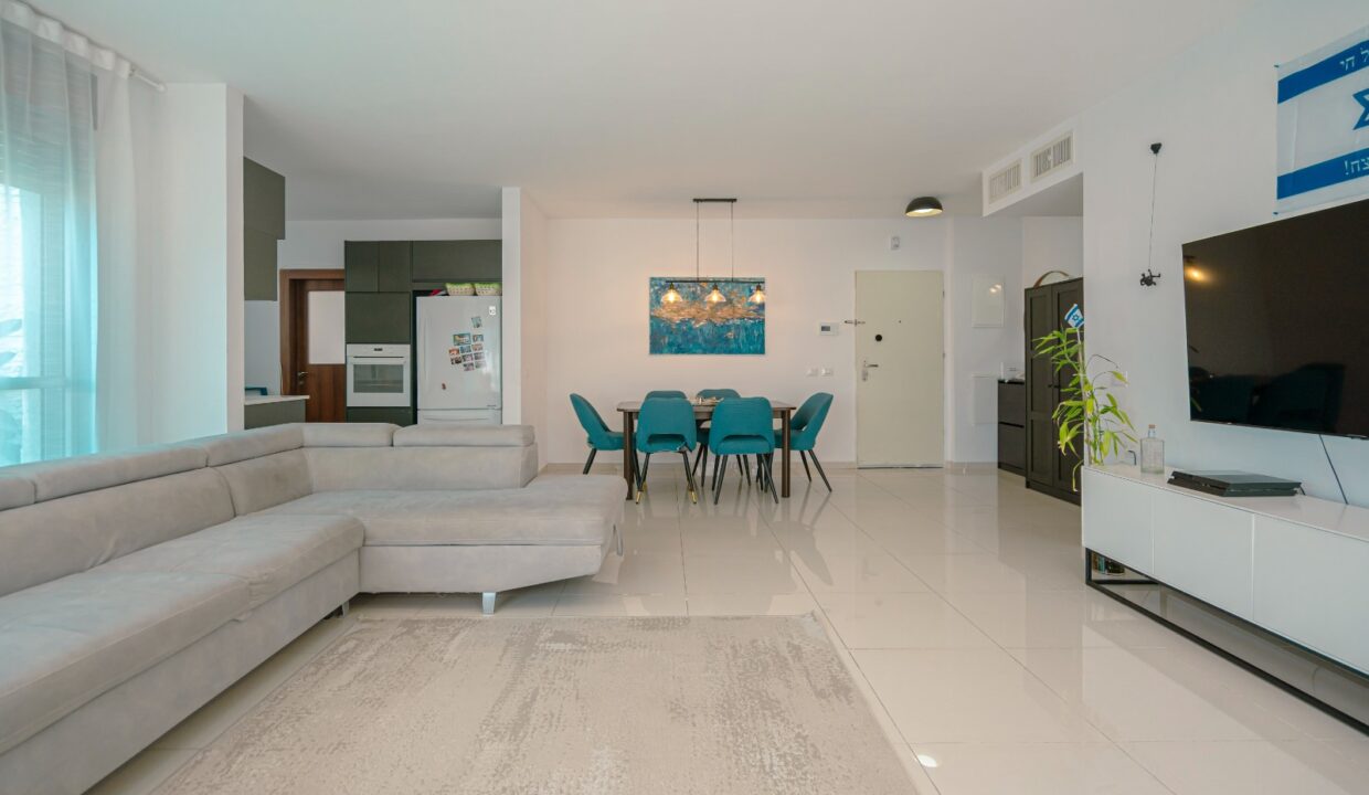 WhatsApp Image 2025-01-06 at 16.44.13 (1)