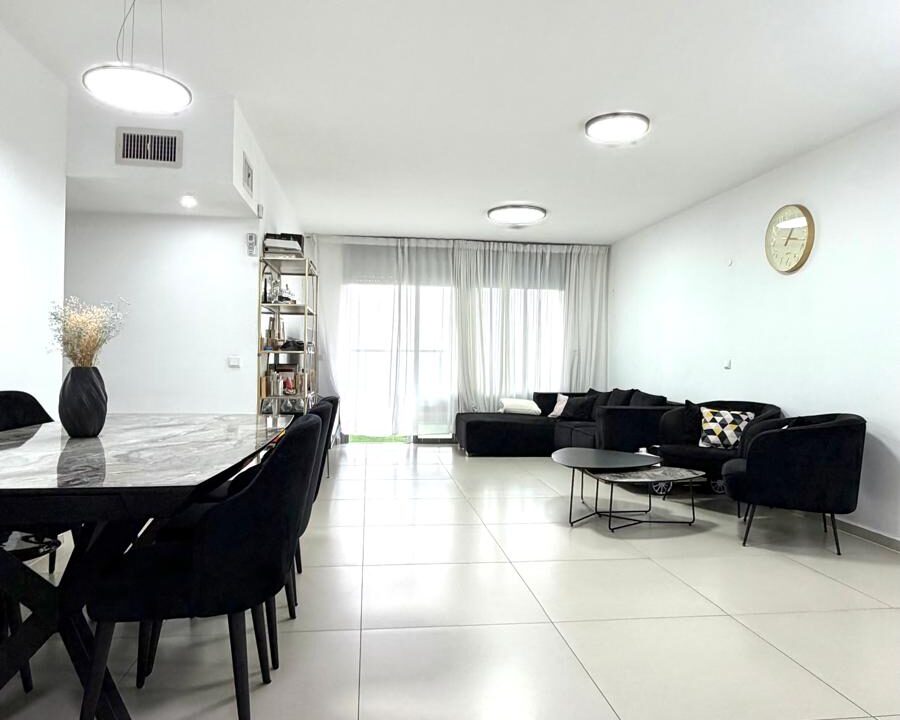 WhatsApp Image 2025-12-02 at 13.43.01