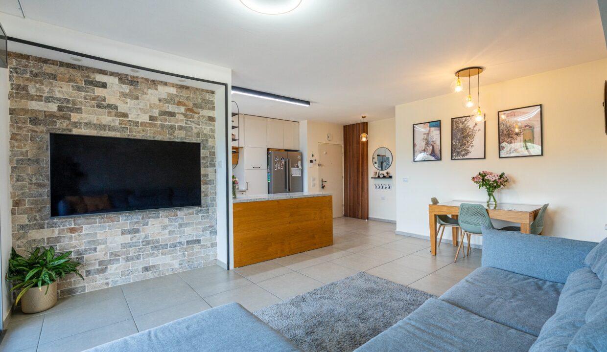 WhatsApp Image 2025-12-08 at 09.50.46