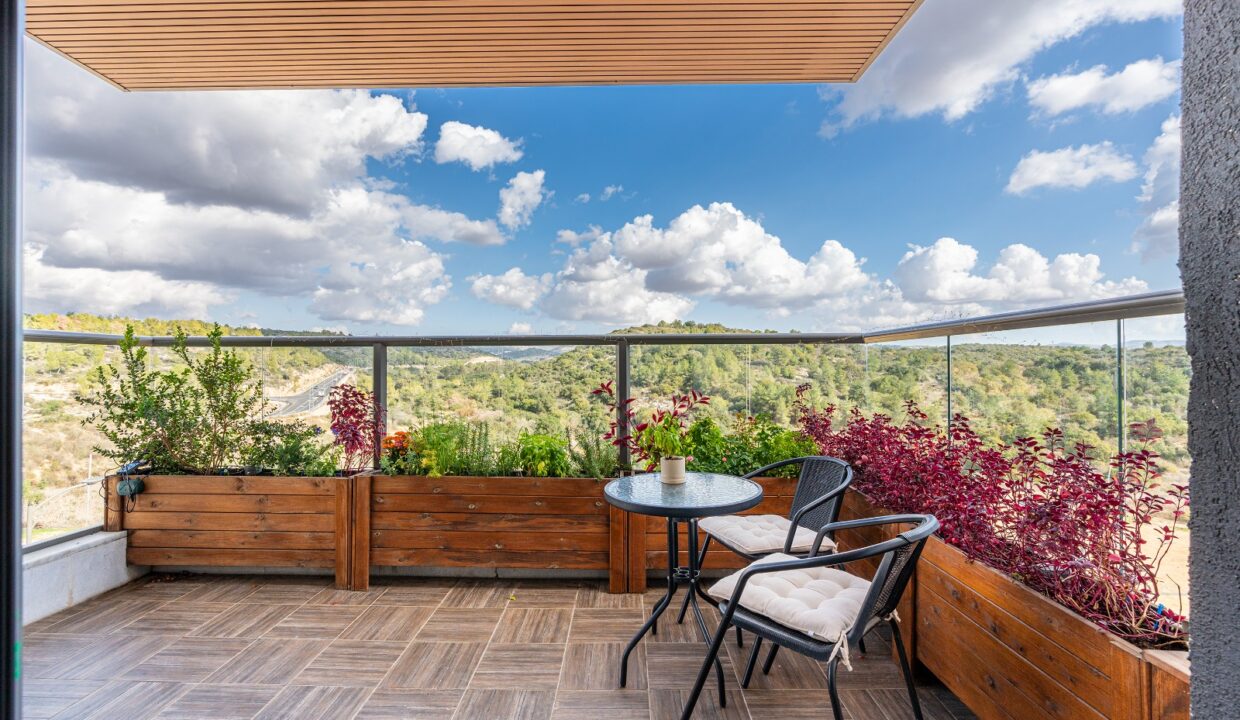 WhatsApp Image 2025-12-08 at 09.50.48