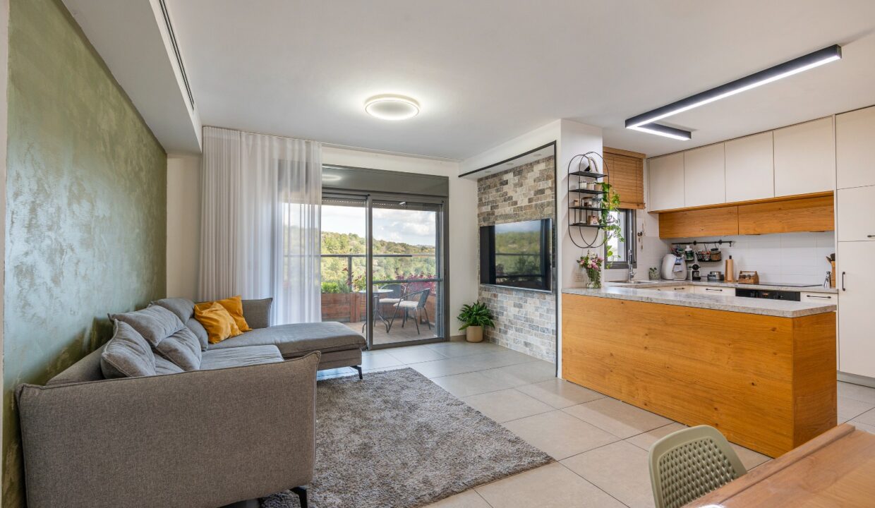 WhatsApp Image 2025-12-08 at 09.50.48 (2)