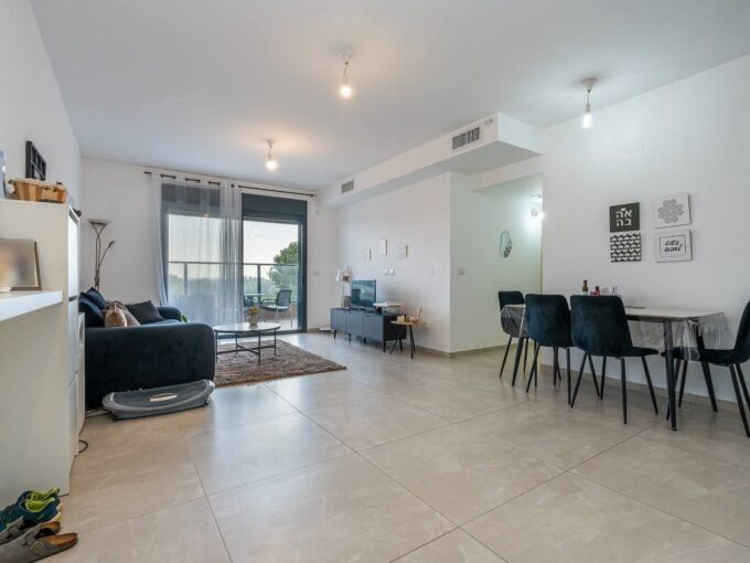 למכירה בחריש דירת 4 חדרים בשכונת הפרחים