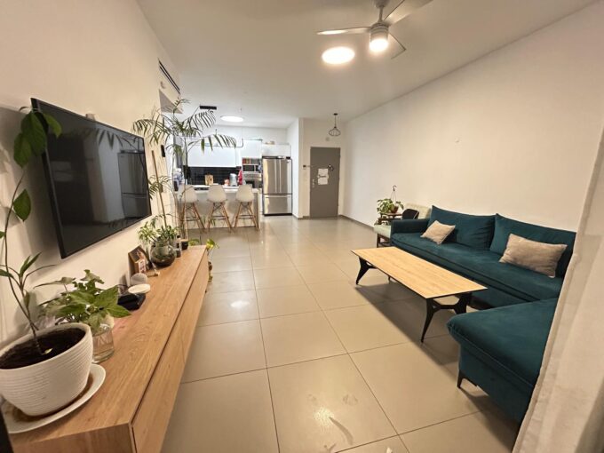 למכירה בחריש דירת 5 חדרים בשכונת אבני חן