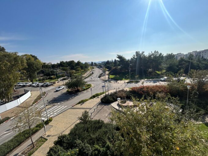 למכירה בחריש דירת 4 חדרים בשכונת החורש