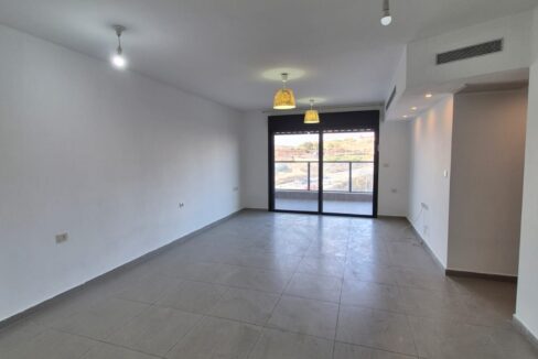 להשכרה בחריש דירת 4 חדרים בשכונת הפרחים