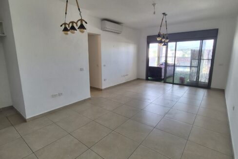 להשכרה בחריש דירת 4 חדרים בשכונת אבני חן