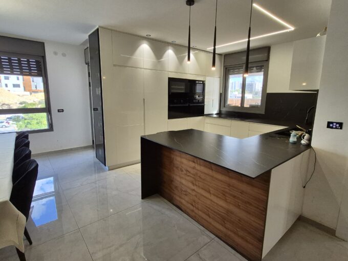 למכירה בחריש דירת 5 חדרים בשכונת אבני חן