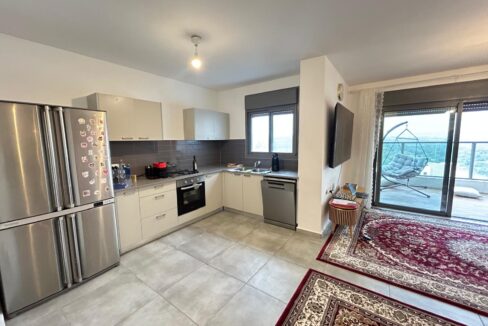 למכירה בחריש דירת 4 חדרים בשכונת בצוותא