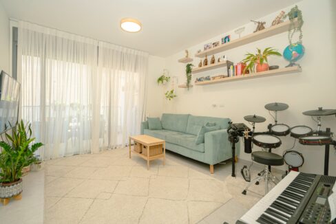 למכירה בחריש דירת 4 חדרים בשכונת הפרחים