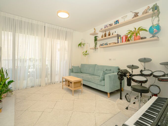 למכירה בחריש דירת 4 חדרים בשכונת הפרחים