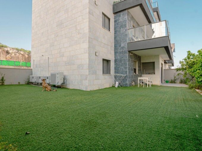 למכירה בחריש דירת 4 חדרים בשכונת הפרחים