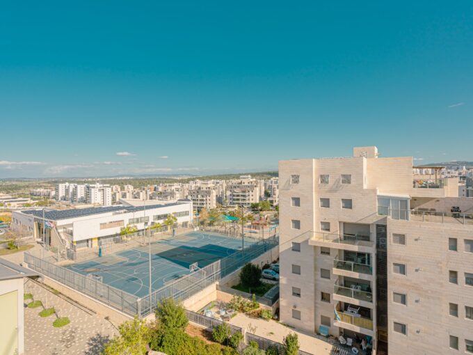 למכירה בחריש דירת 4 חדרים בשכונת הפרחים