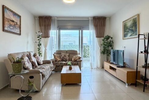 למכירה בחריש דירת 4 חדרים בשכונת הפרחים