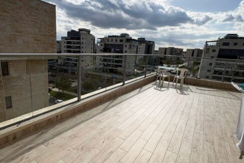 למכירה בחריש דירת 5 חדרים בשכונת אבני חן