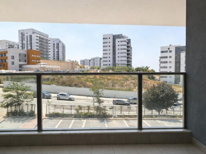 למכירה בחריש דירת 4 חדרים בשכונת הפרחים