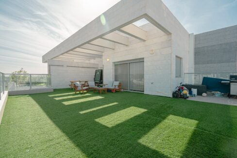 למכירה בחריש דירת 5 חדרים בשכונת הפרחים