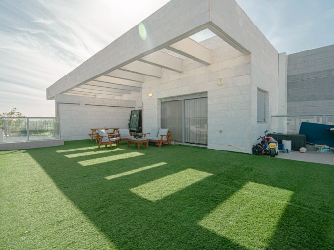 למכירה בחריש דירת 5 חדרים בשכונת הפרחים