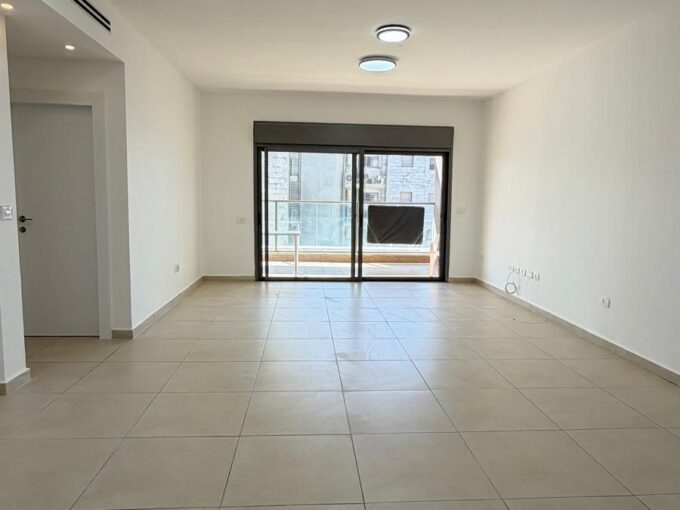 למכירה בחריש דירת 5 חדרים בשכונת אבני חן