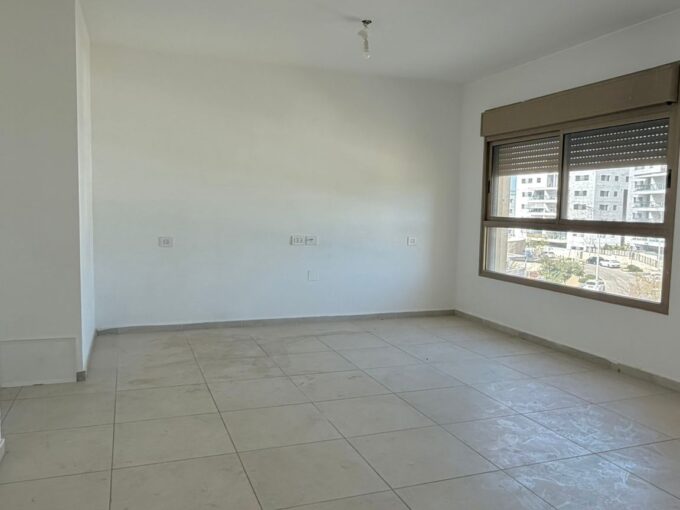 למכירה בחריש דירת 3 חדרים בשכונת אבני חן